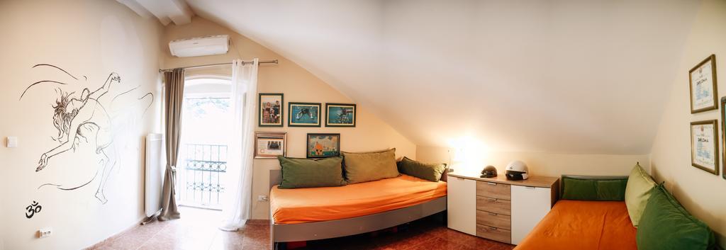 Apartment Lukiduki At The Beach - Kotor Exterior photo